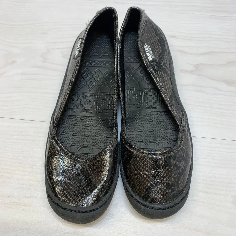 Muk‎ Luk Sport Shoes Womens 9 Brown Black Snake Slip On Comfort Loafers